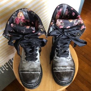 Dr. Martens Triumph 1914 Floral Boots